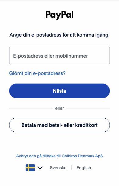 PayPals sida med knappen Betala med betal- eller kreditkort under inloggningsfältet.